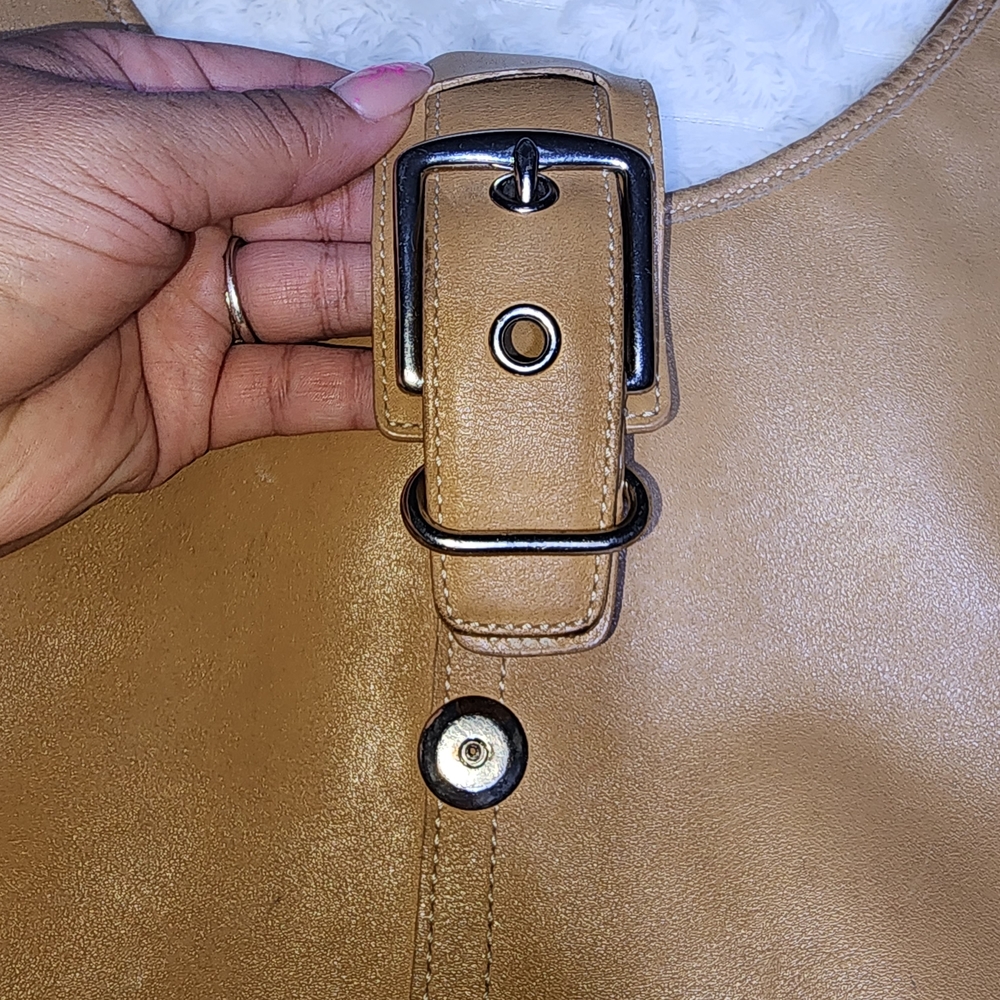 Coach Hampton - image 5